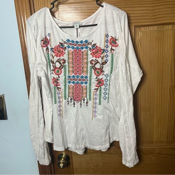 Sundance White Top with Colorful Embroidery - Picture 2 of 4